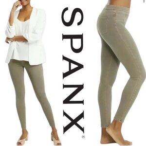 Spanx Sage Jean-ish Pull On Skinny Pants Size S.
